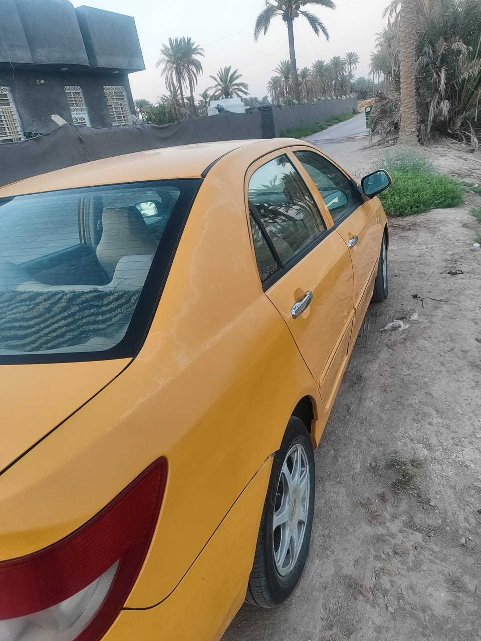 السلام عليكم BYD    مكفوله 2011 سياره كامله من كلشي  تبريد ثلج   سياره من الشركه علئ ايدي مكفوله  من الصبغ وضربه   محرك كير مكفول مكانه بابل  ***********
