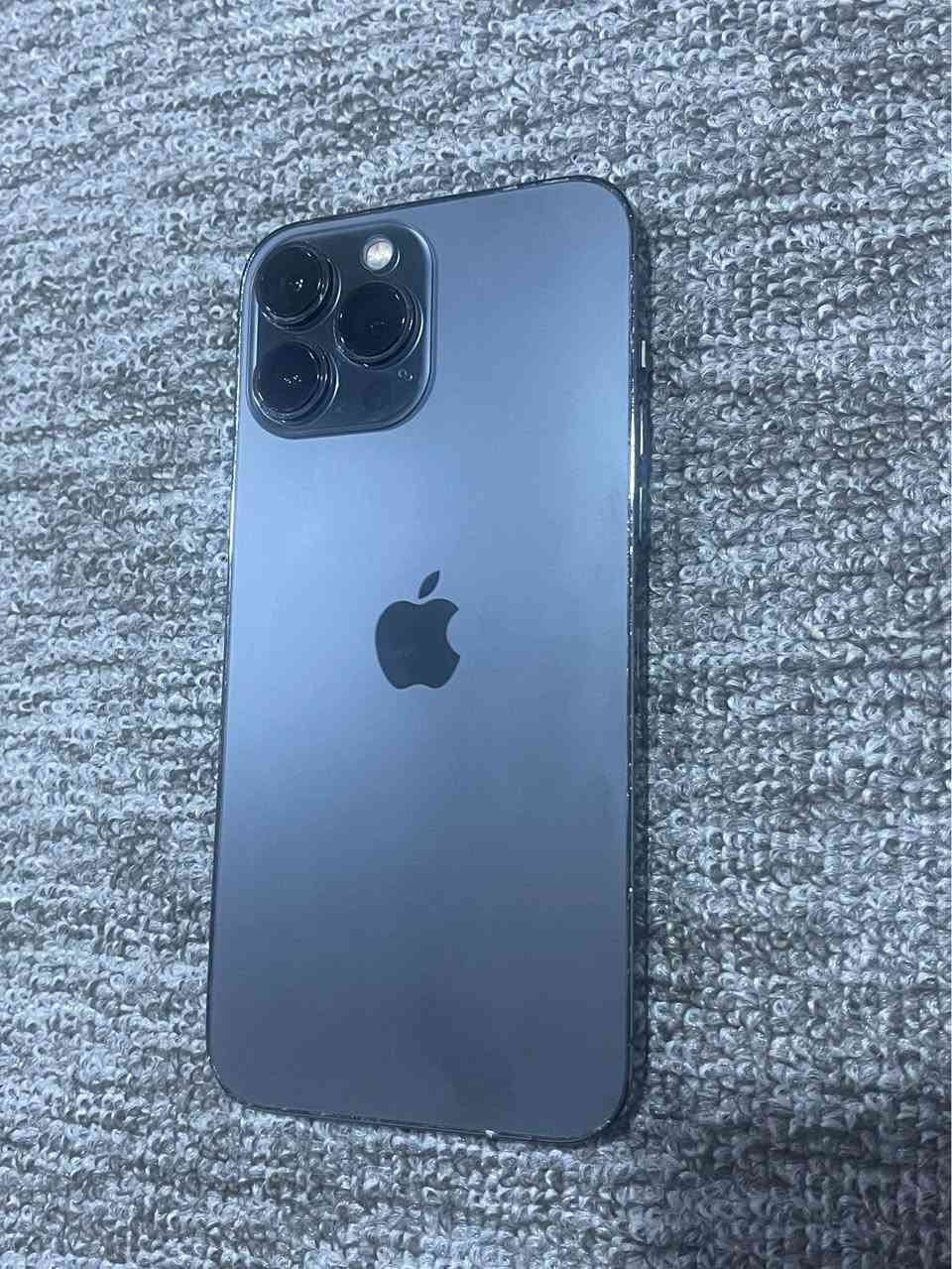 ئایفۆن ١٣ پرۆ ماکس ١٢٨ گێکا  ١ سیم  مۆبایلێکی خاوێنو بێ کێشەیە  پاتر گۆرایە لەگەل پشتی  نرخی٥٥٠ هەزارە .    *********** أربيل, العراق
