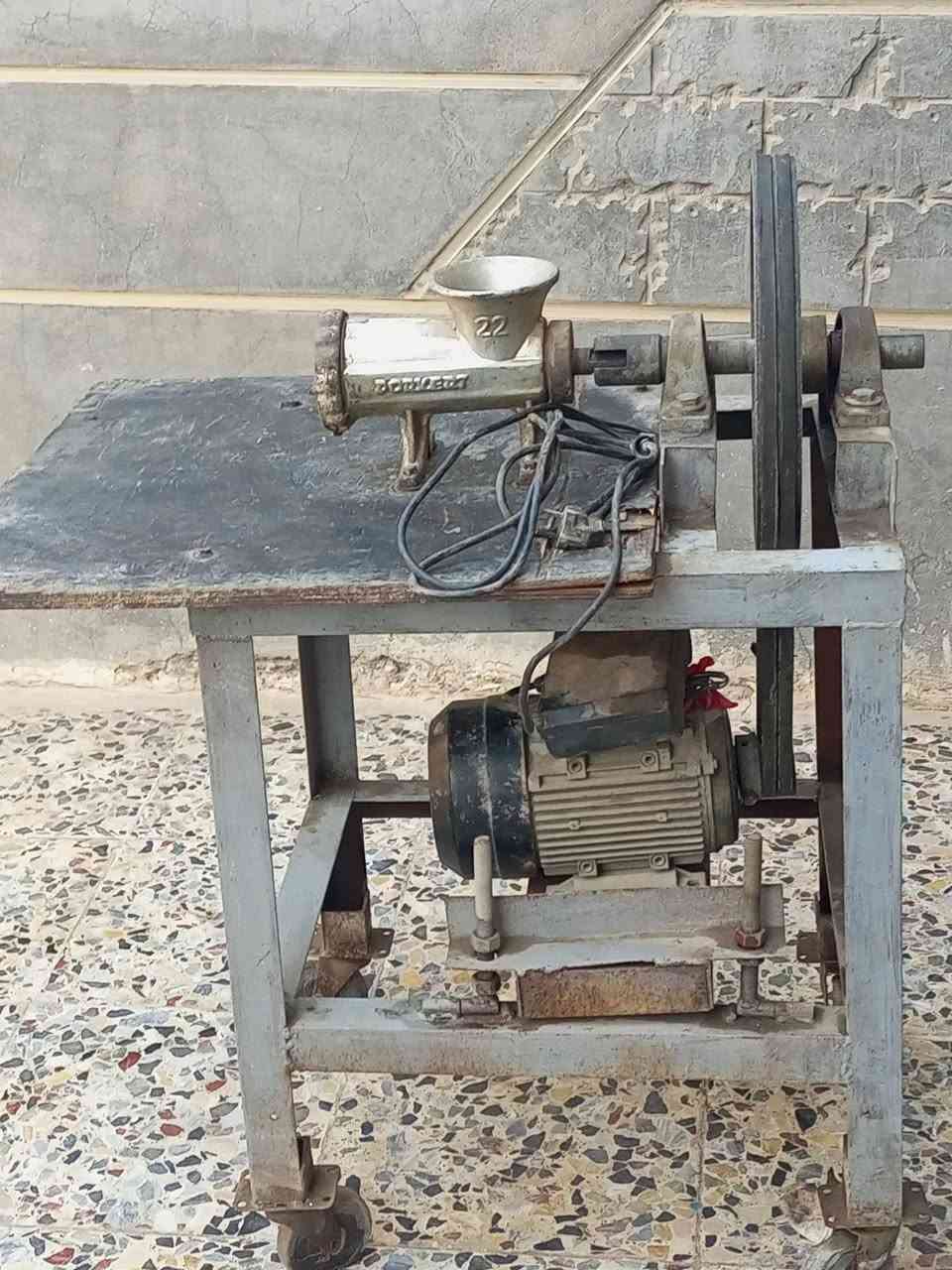 السلام عليكم مثرامة للبيع حجم 22 مابيها شي بس المطور بي عطل بسيط السعر 125 ألف وبيها مجال بسيط العنوان بغداد المدينة ***********
