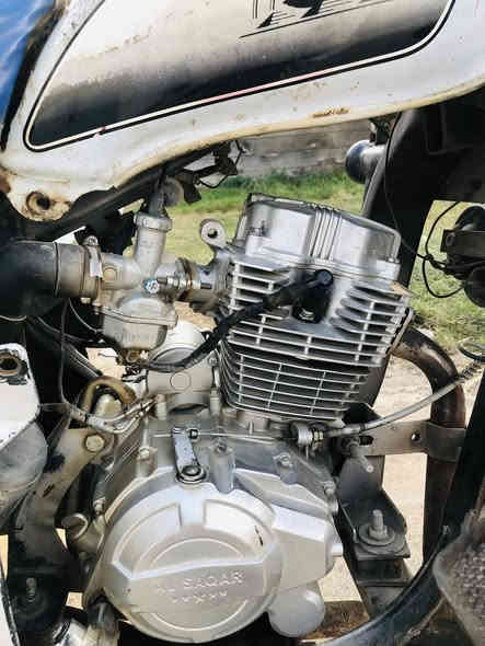 السلام عليكم ستوته ١٩. أصوليه بوجهك للترقيم نظيفه  وكاعده  يحتاجلها ترتيبات قليله متوازين عليها محتاجين فلوس. سعرها ١٦٥٠ وبيها مجال. محرك مجفت جديد درجه أولى يحتاج تفيلس فقط 
***********
مكانها شهربان. الشاخه
