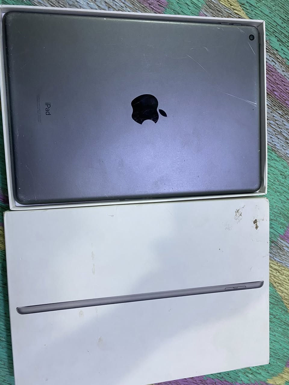 السلام عليكم ايباد 9 للبيع ذاكره 64 ايباد ابلاد مكفول نظافته كلش حلوه بطاريته نسبتها 82 ملحقاته كارتونه وكفرات السعر 225 ويرهم مراوس الاستفسار خاص أو وتساب ***********
