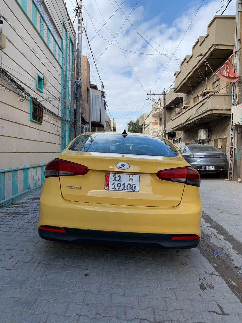 كيا فورتي وارد كندي 2017
سياره حلوه وجاهزه وعليهه ادامه كامله
مابيهه صور حادث بل الموقع
بدون تبديل
بيهه سونار 
حادث السياره طخه بل البنيد ومعمر نفسه
بدون دواخل لغود شواصي مكفوله 
شواصي خلفيه حوض مكفول
محرك 2000 دوش مبدل رواجز
بدون تنقيص بدون بخار
رقم بغداد الجديد هيئه وغرامات مصفره
السعر 117 بيهه مجال
***********
بغداد الوشاش
