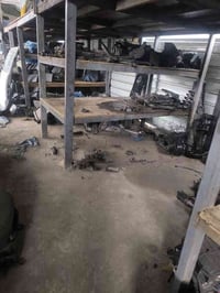 يوجد رفوف للبيع مترين ونص في متر وربع العدد 6 للاستفسار 07718911831