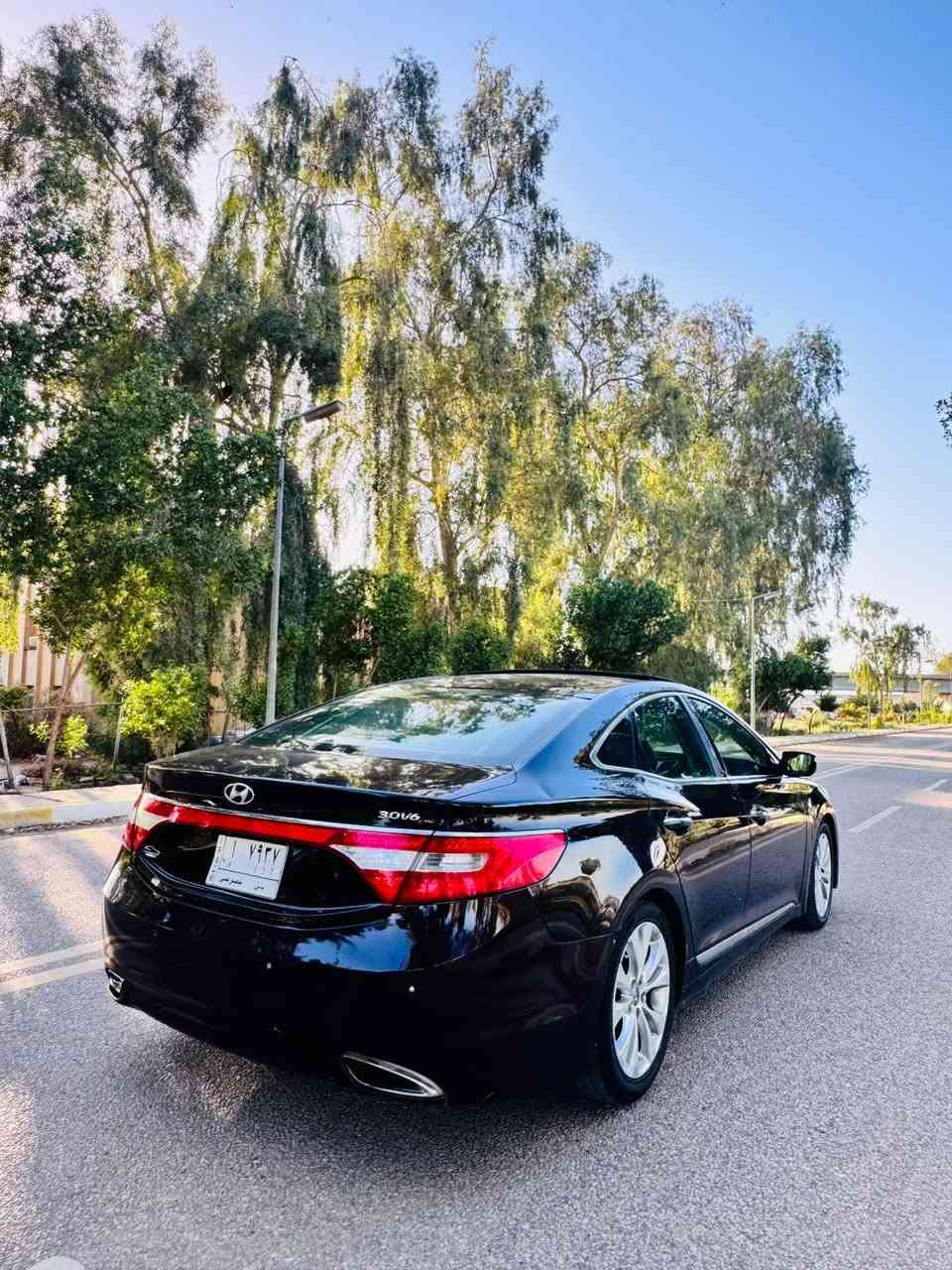 سلام عليكم  بيع او مراوس شنو عندك مراوس راسلني واتساب
HYUNDAI:خليجي 
أزيرا 2012 Vip
لون:جوزي بني 
مكينة:6v
3300cc
مواصفات السيارة 
1-رادار امامي
2-رادار خلفي
3- كامرة امامية
4-كامرة خلفية
5-شارة بالمراية 
6-اشارة ترحيب عند القتراب
7-مرايات قلاب
8-مرايات شفط 
9-بصمة ابواب
10-كشن خزن ميموري
11-كشنات كهربائية 
12-مساج بالشكن
13-كشنات تدفئة 
14- كشنات جلد جوزي
15-مسجل صوت +بلوتوث +أواكس+ USB
16-فول تحكم ستيرن
17- ستيرن كهربائي 
18-حساسات حرارة بالجامة الامامية 
19-Auto hold 
20-بردات كهربائية
21-بصمة أبواب 
22-ثلاجة 
23-جنطة كهربائية
25-تبريد قطعتين
26-بانوراما طكتين
بيها صبغ جاملغ خلفي ونص قبق جنطة 
مكاني بابل مسيب
***********
***********
