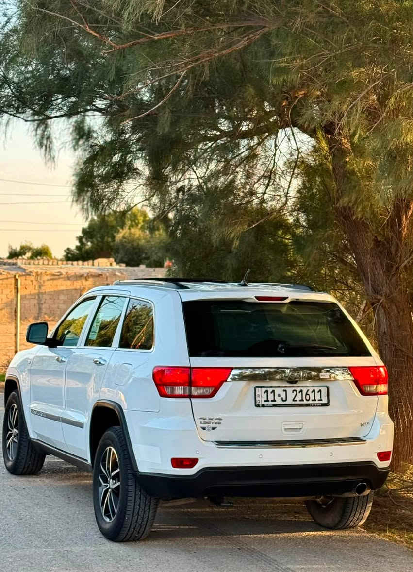 جيب كراند شيروكي LlMlTED خليجي  2013 وكالة .
‏
4x4 فول موصفات  1/1 رقم بغداد
 
السيارة كفالة عامة حتى الدعاميات ع وضع الشركة.
ما عدا كارت تكحيل وبارد كد شبر مثل ما موضح بالمنشور الباقي كفاله عامة.

حجم المحرك : 6سلندر 3600  
ماوس وضعيات قياده الفور ويل 
* بانوراما
* ⁠تشغيل عن بعد
*غرفه السياره عسلي 
*بصمه دخول ذكي
*صندوق كهربائي 
*شاشه قلاب 
*كشنات الاماميه كهربائي 
*خزن وضع المقاعد والستيرن 
*ويل حجم  18
*هوك امامي خلفي
* كاميرا خلفية 
* حساسات خلفية وامامية 
* مرايا متحركه عند الرجوع للخلف  
*تعتيم مريا 
*ستيرن كهربائي متحرك  
* كشنات تدفئة امامي وخلفي 
* كشنات امامي تبريد 
* ستيرن تدفئة   
*  لايت زنون
*زراك لايت
* سستم صوت ٩ سماعات دمام خلفي   
* تحكمات ستيرن فول
* تدفئة مرايا جانبيه
* ⁠سيارة جديدة بالحقيقة بعد احلى من الصور.
رقم الهاتف:

***********

***********
