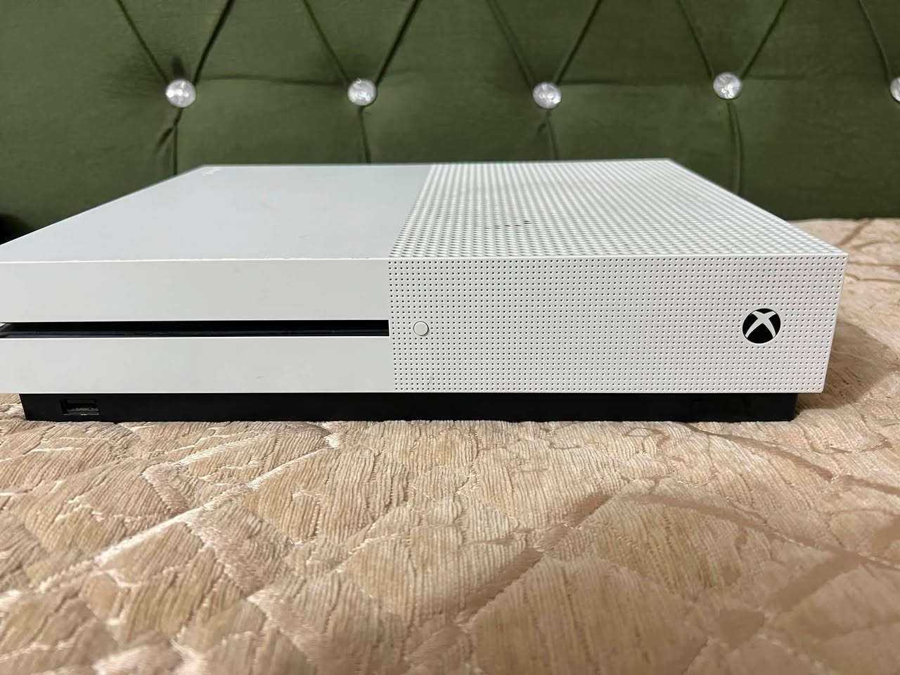 متوفر XBOX ONEنص تيرا مفتوح بي اشتراك وبي ألعاب مشتريها مع شاحن يدات اصلي المكان تكريت القادسيه السعر ٢٠٠


**إذا كنت صاحب هذا الإعلان وتريد حذفه لأي سبب، رجاءا أرسل رسالة إلى الدعم الفني**
