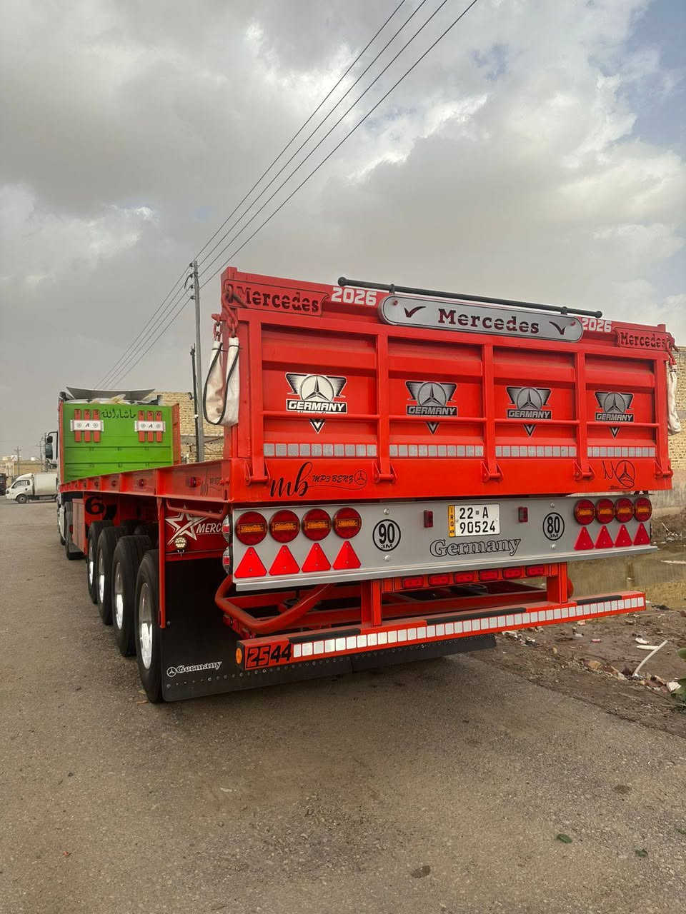 السلام عليكم
عربانه أربع محاور زيرو للبيع

حدادة علي+علي 

شاصي 16 
الطول 13٫60
جتف 7

عربانه جديده زيرو خير من الله

***********
