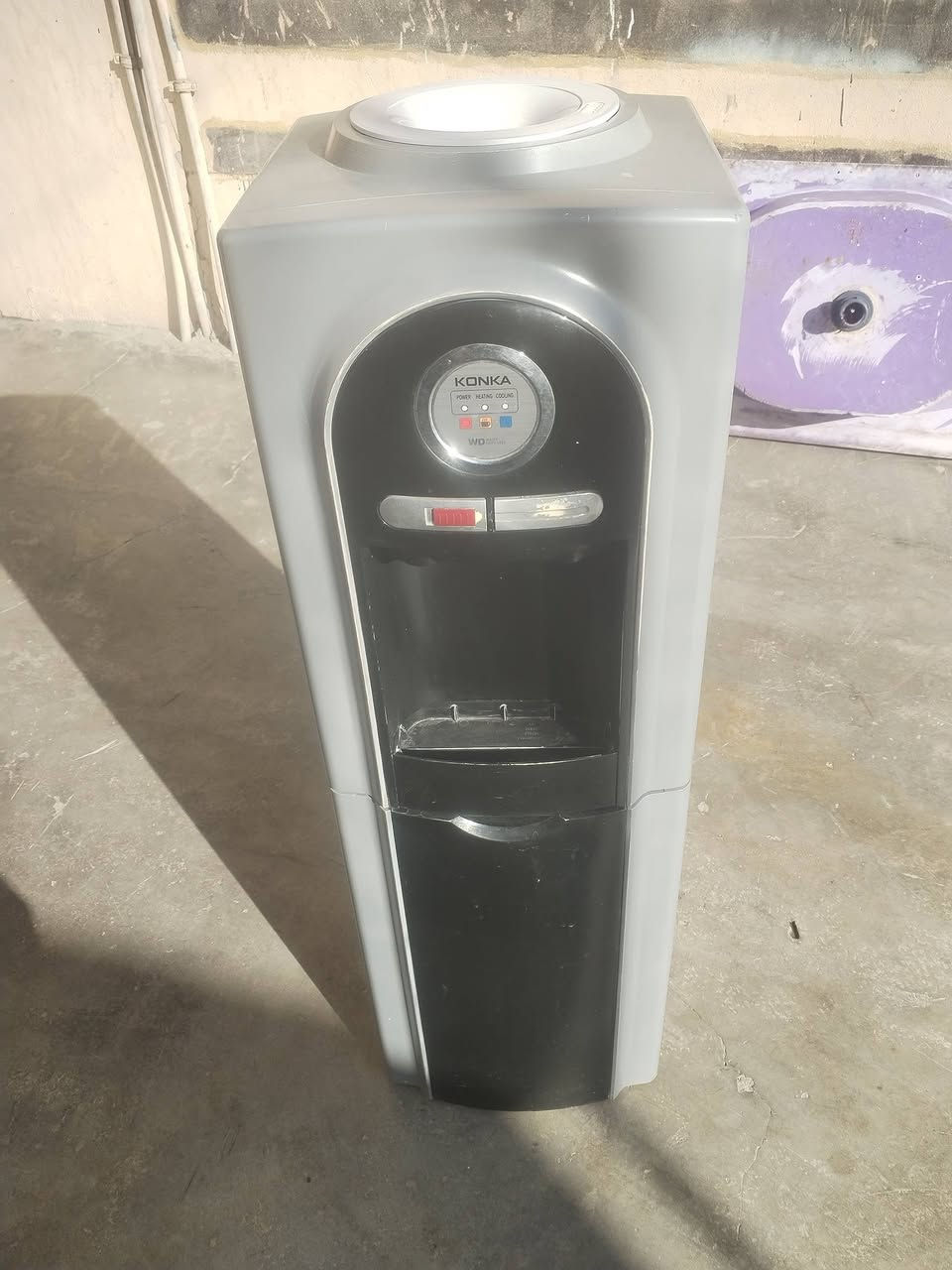 للبيع مرمر قياس مترين/ بسعر 25 /ساحبه مال دهن /بسعر 15 /براد حار وبارد بسعر /45. /***********
