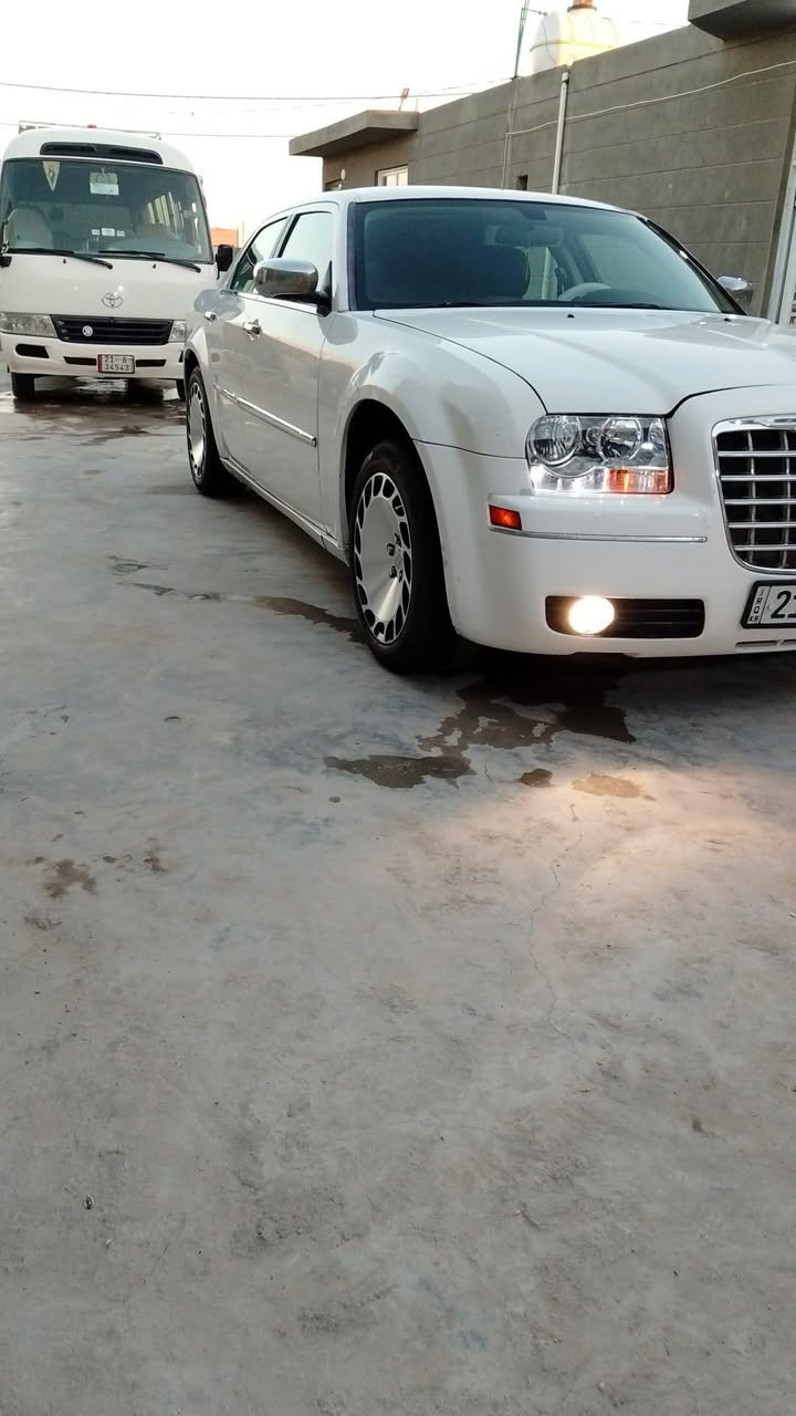 السلام عليكم مرخصت الادمن 
اوباما 2010 اصل 
كفاله عامه  
رقم شمالي بأسمي شرط التحويل 
سنويه جديده لغاية 2028
4 جوكات  كشنات جلد 
اي بي اس الجبير 
مكينه 3500 
كير ومكينه جدد 
جداديه جديده 
كهربائيات كلها شغاله 
تخم تاير جديد 
السياره جديده بمعنى الكلمه 
مكان السياره الديوانية 
السعر 145 وبيها مجال لطيبين 
*********** 
***********
