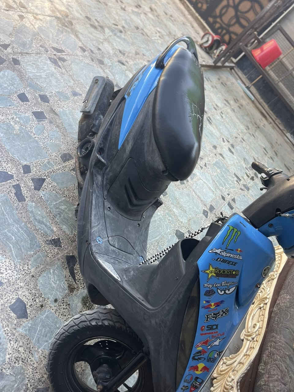 سلام عليكم ماشاء الله دراجة ماكس عدلة للبيع ب سعر ٤٥٠ بيهة مجال بصيط ما مفتوحة بس الباتري كاعد تشتغل هندر سلف نكرة  و برغي من الصالنصة واكع  للستفسار ***********
