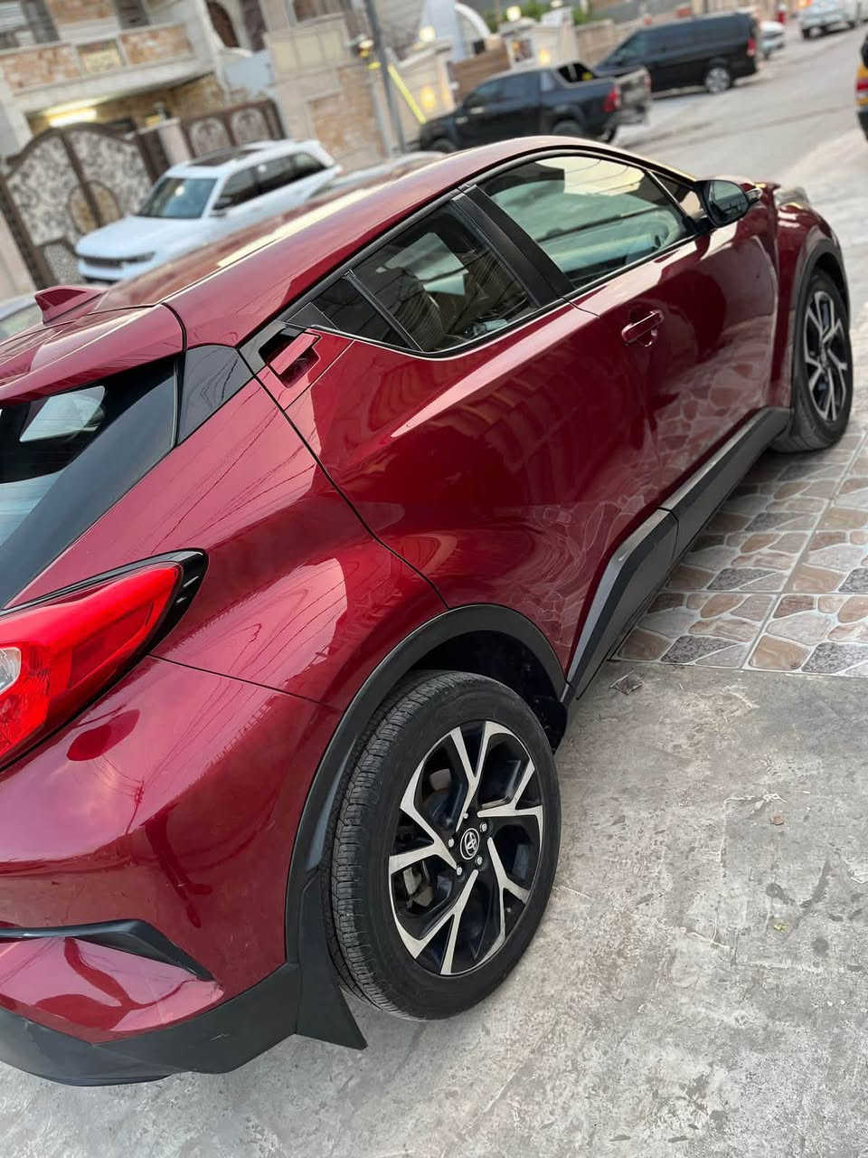 ‎✨ للبيع  ✨🚗
#CHR 2019

السعر :138$

‎📍 الموقع: بغداد

📞 ***********

‎🌟 مواصفات السيارة:

‎ فول مواصفات عدا الفتحة

‎ تشغيل بصمة 🔘

‎ بصمة أبواب (لمس) ✋

‎ نظام ترحيب عند الاقتراب 👋

‎ مرايا كهرباء شفط 🪞

‎ 4 جامات أوتو 🪟

‎ محرك 2000 بانزين عادي ⛽

‎ ويل كب كروم بلادي✨🛞

‎ تبريد مناخين (دبل زون) ❄️

  رادار جانبي (نقطة عمياء) ⚠️

‎ رادار أمامي 🚘

‎توقف ذاتي 

‎ نظام تحديد المسار 🛣️

‎ نظام ABS مانع انزلاق 🛑

سايد بريك بصمة + أوتو هولد

‎
 ثلاث أنظمة قيادة (Eco / Normal / Sport) 🏁

‎ شاشة CarPlay 📱

‎ كامرة خلفية 📷

‎ تحكم ستيرن كامل جهتين 🎛️

‎ شاشة تحكم كامل بالسيارة و اعداداتها 🖥️

‎لايتات ديناميك ويه الستيرين 

‎مثبت سرعة 🚥🚗

‎تدفئه كشنات

‎✔️ حادثها بسيط جداً قطعه واحدة فقط   جاملغ بصف السايق بدون شواصي ولا لغود وصارت طخه بسيطه هنا بغداد بالباب الامامي بصف السايق

‎✔️ الممشى:61 الف  كيلو فقط

‎✔️ رقم بغداد باسمي
