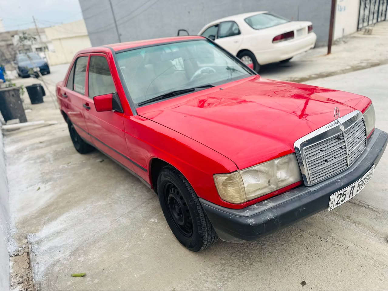 مارسيدس 190طيارين رقم كركوك مشروع وطني جديد الي٢٠٣٠كيرومحرك اونجي كوبون بنزين بيها سياره بدون قطره ضرر و خياس  رقم دولي قفل مركزي ABSدواخله باقي عل وضع شريكه سعر٤٥بيها مجال مكان كركوك***********
*********** كركوك, العراق
