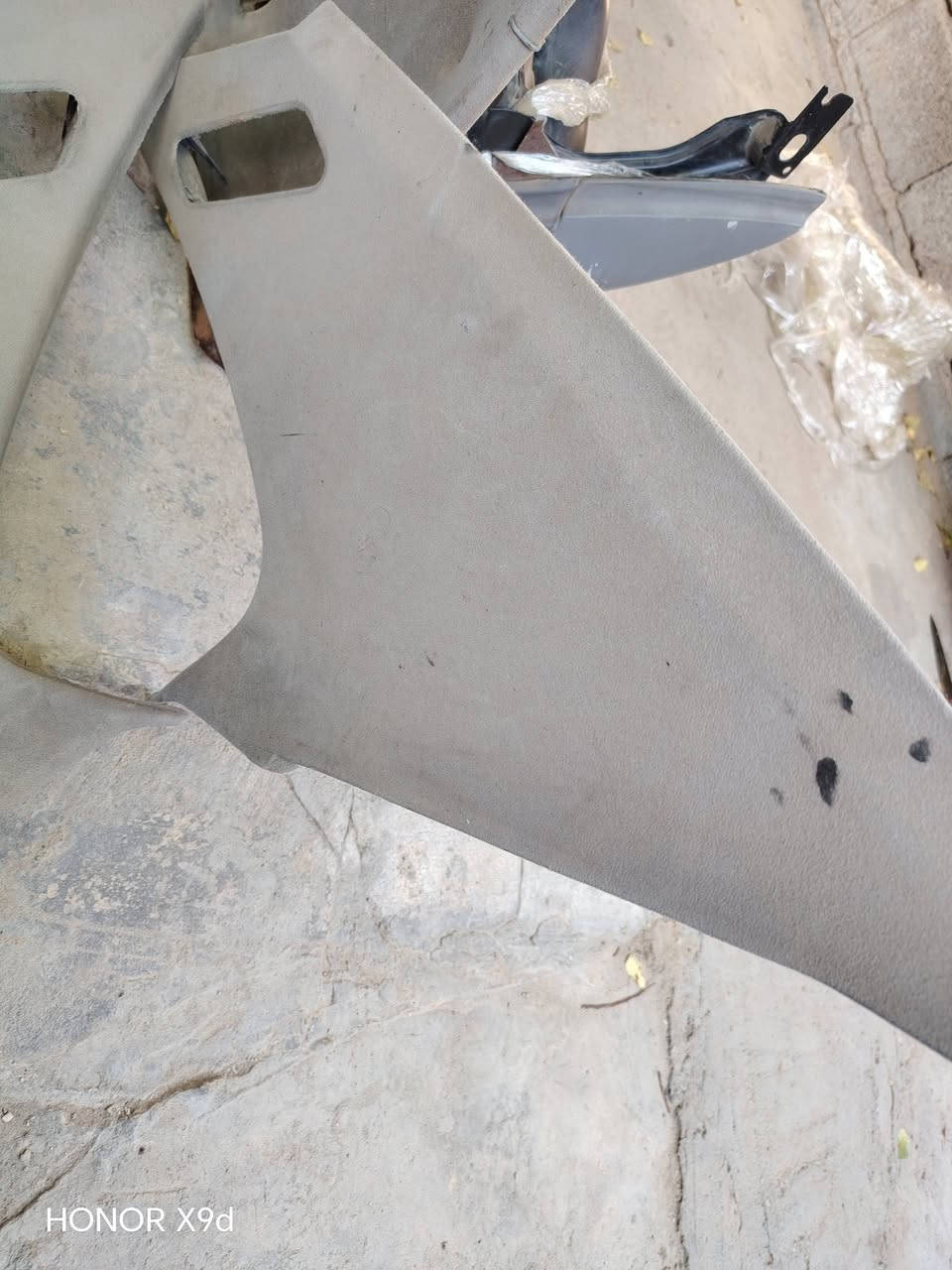 سلام عليكم شلون الشباب للبيع غرفه بي ام 500 جديده كامله كلها بطاين جدد دشبول جديد تنته دبل جكمجه كلها موجوده الغرفه كلها جديده حته اليدات مال ايد موجوده الحصان موجود دعاميه ام الغرفه كلها نضيفه للبيع جاهزه السعر اتصل و بخدمتك العنوان بغداد فلكه سلمان باك رقم الهاتف *********** ابو عبدالله  فيتر بي ام غراض تفصيخ اي شي تحتاجون بخدمتك
