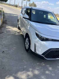 للبيع كيا صول موديل 2024 بدون صبغ سرقه جاملغات اماميه ثنين وصبغ ١٠سنتي...