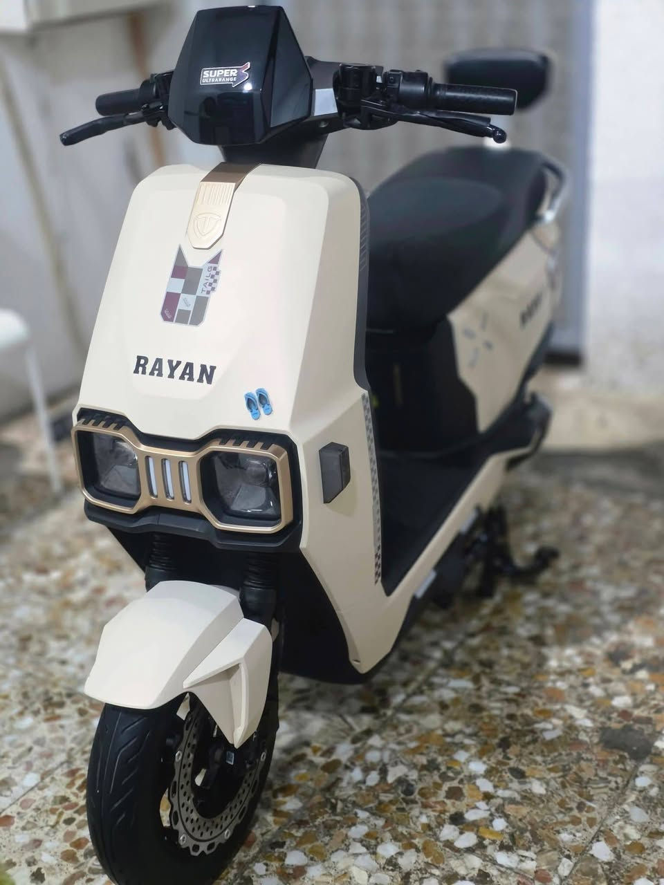 دراجة ريان
بصمه 
صندوق كهرباء 
٦ باتري 
دراجه جديدة 
استخدام كلش قليل 
للبيع مكاني بغداد 
الشراي يراسلني يتصل باليعجبك 
متواجد واتساب 
***********
