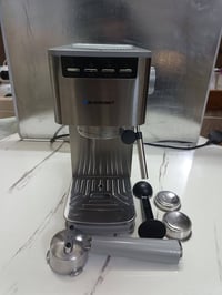 مكينة اسبريسو • ١٥ بار • مستعملة نظيفة
