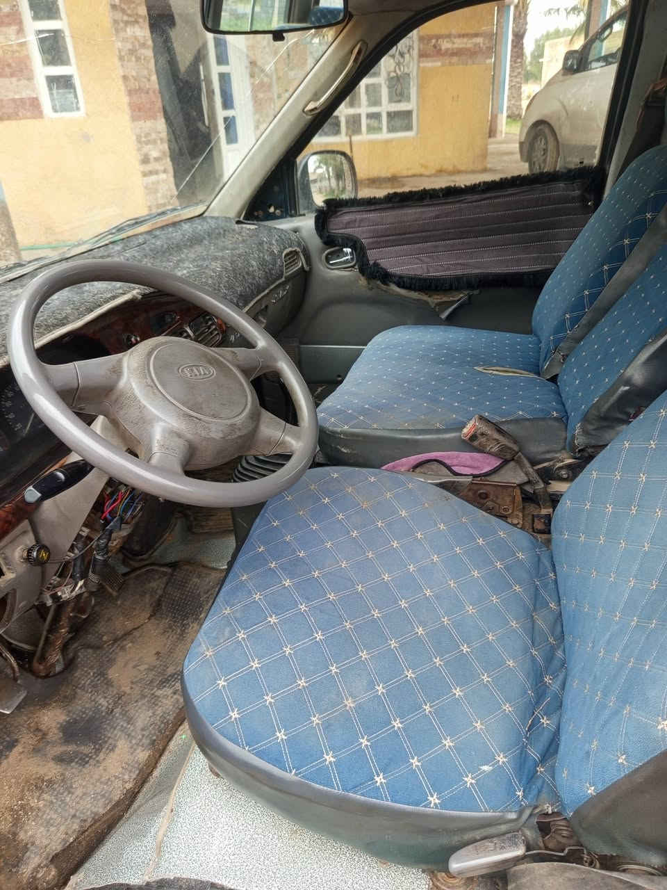 تفاصيل داخل الصوره
