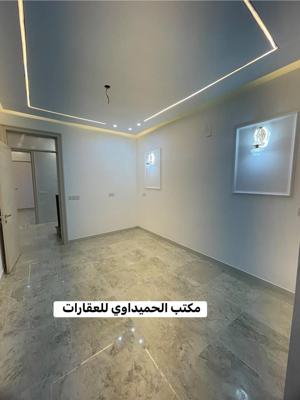 🏠بيت للبيع 🏠السعر💵/273وبي مجال ❤️🙏🏻❤️

📍الموقع/ضباط الكويتي خلف مطعم حجي عادل 

📌المساحة/80متر(البيت على شارعين 15+ رصيف 5متر)

محتويات ال🏠بيت/استقبال.مطبخ حار بارد.غرف نوم عدد(4)صحيات عدد(2)مكان غساله.غاز دفن.غسالة صحون.كامرات دفن.انترنيت.ديكورات.بيتونه.سطح كبير 

عنوان المكتب /شارع الأسواق المركزيه مقابل كلية الامام الكاظم
📞***********ابو محمد الحميداوي 
📞*********** محمد صگبان
📞*********** سيد عباس
📞***********مسلم سعد 
ملاحظة / العنده عقار 🏡 للبيع او بيت للايجار  ويريد يبيع او ايجاره دزونه كافة التفاصيل العقار مع ذكر السعر ورقم التلفون ☎️وان شاء الله باقرب وقت
