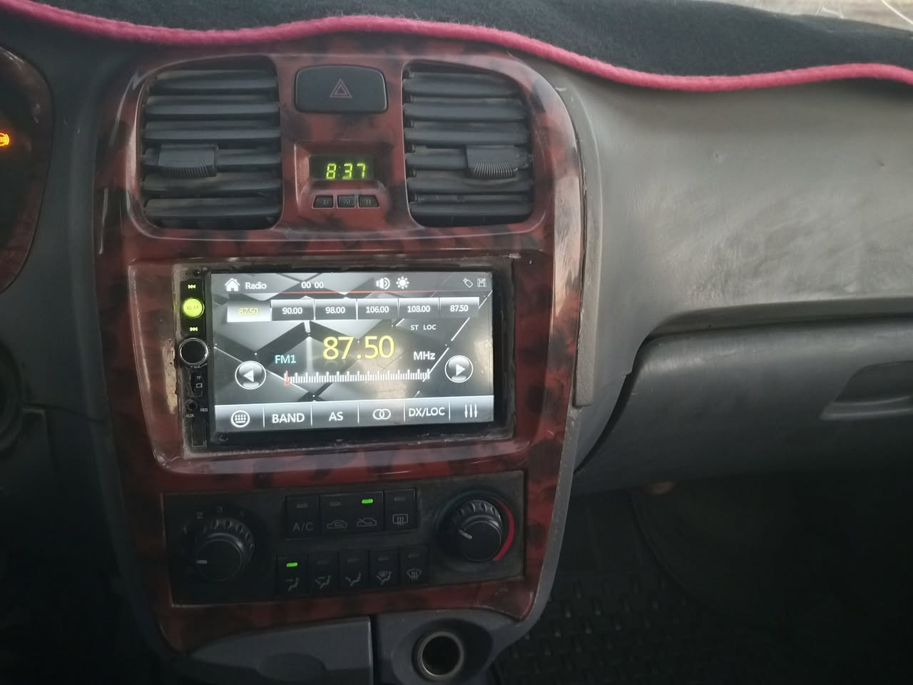 السلام عليكم سوناتا 2001 أصل بانزين خليجي تبريد شغال كهربائيات كله شغاله رقمه انكليزي بابل باسمي سعره 48 وبيه مجال السنوية لحد 2030 كير اوتوماتيك محرك 2000 للاتصال ***********
