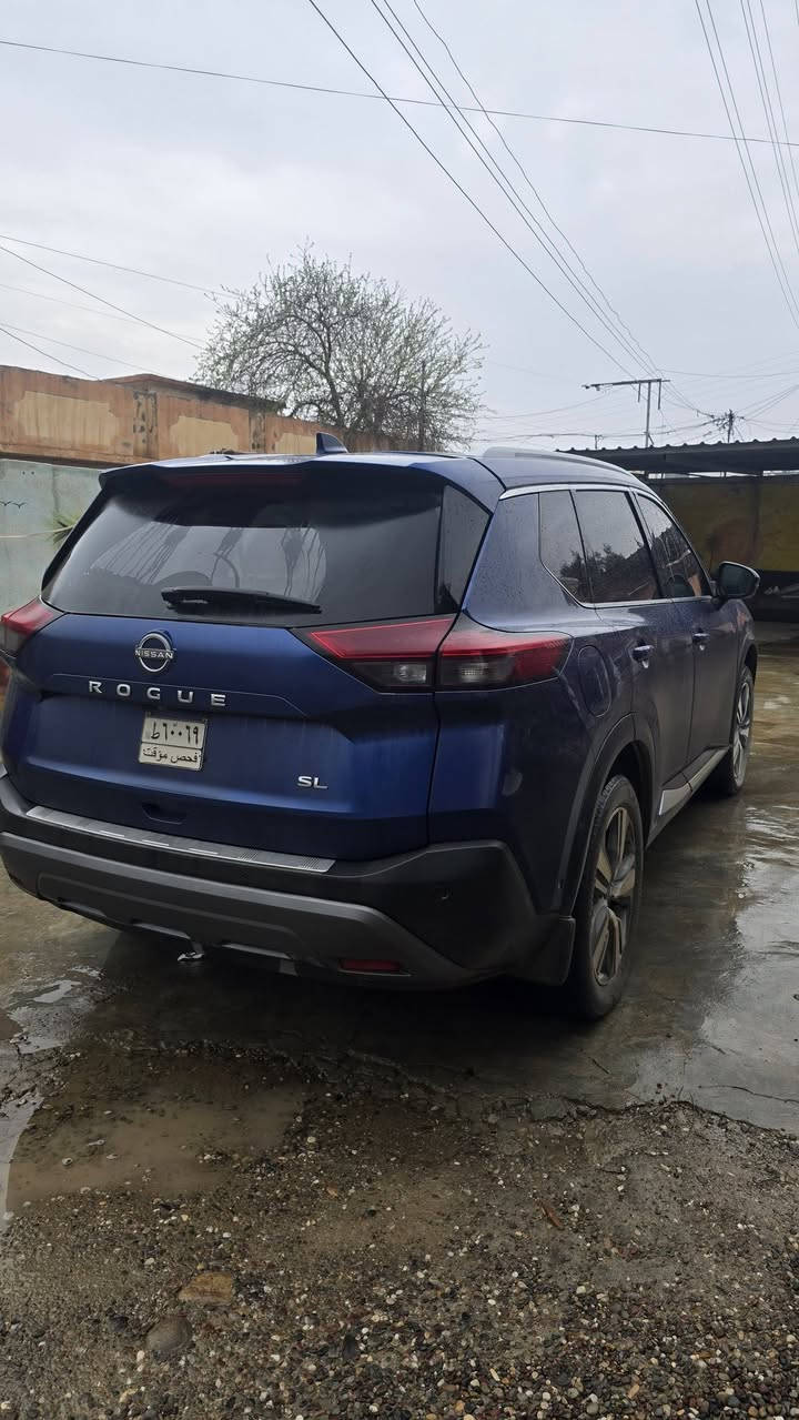 السلام عليكم
نيسان روج 2023 SL (فول مواصفات)

​المواصفات العامة:

• ​الموديل: 2023.

• ​الفئة: SL

• ​المحرك: 3 سلندر تيربو (VC-Turbo) - عزم قوي واقتصادية

​المواصفات الداخلية والتقنية:

• ​الكراسي: جلد أصلي (كهرباء) مع ذاكرة خزن لمقعد السايق وتدفئة مقاعد

• ​الشاشات: شاشة كبيرة تدعم Apple CarPlay و Android Auto 

• ​النظام الصوتي: سماعات Bose أصلية صوت نقي جداً.

• ​الفتحة: بانوراما كبيرة.

• ​التحكم: ستيرن فوليوم مع تدفئة ستيرن، رادار أمامي وخلفي وفي الجوانب 360، ونظام المحافظة على المسار (ProPilot).

• ​التبريد:تبريد قطعتين 

• بصمة تشغيل وبصمة في جميع الابواب سنتر لوك

• ​الصندوق: جك كهرباء (ينفتح ويغلق بالريموت أو القدم).

​حالة البدي والضرر:

• ​الضرر: السيارة بيها حادث  من جهة اليسار.

• ​التصليح: تبديل بابين جهة السايق (يسار) ، مع صبغ القمريّة أثر الحادث + اقل الشبر بالبونيد صبغ (بدون لغد أو شاصي، السيارة مكفولة من الداخل).

• ​ايرباجات: سليمة ماعدا البردة اليسار والكرسي الامامي.

الرقم مؤقت تسجل كل المحافظات حتى الشمالية

ماشية 85 الف كيلو

*********** واتساب

سعر 155$

صور الحادث موجودة
