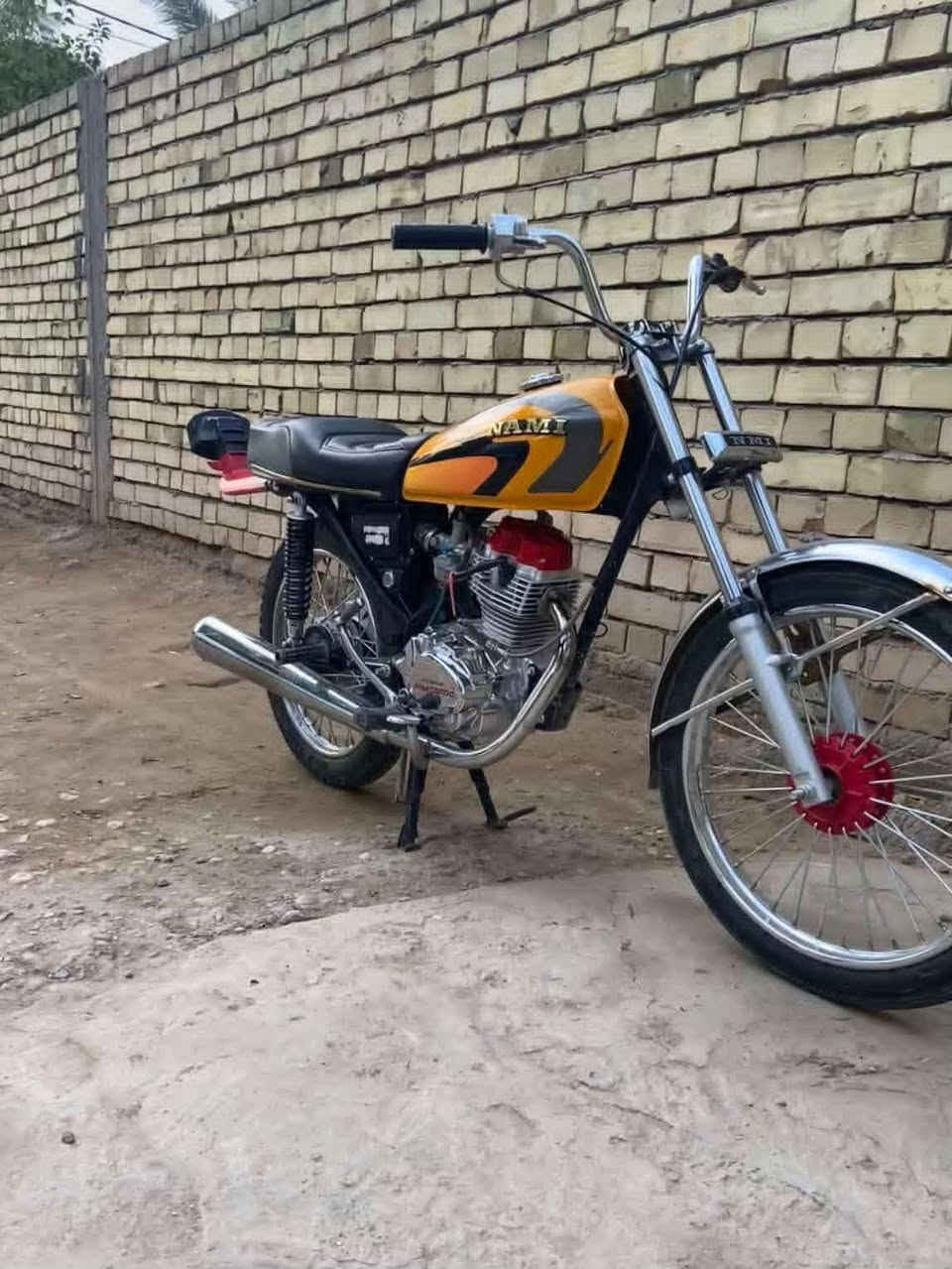 السلام عليكم دراجه البيع  سعر 750 وبيه مجال قليل دراجه جديد قبل شهرين من معمره مامتعوبه  اوراق اصوالي شاصي 2022 شاصي ارشه اوراق 5 ومكاتببه 6 . مكاني حله رانجيه طريق حله نجف 
دراجه صاروخ أرضي شلعه فوله مكينه سبانيه مامخلي عليه دراجه خسران عليه اهواي  رجان مو شراءي لا يتعامل رجان رجان رقم  ***********... صوته ناعم كلش
