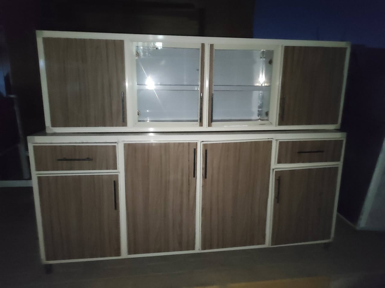 غراض للبيع كلمن او سعره للستفسار ***********

