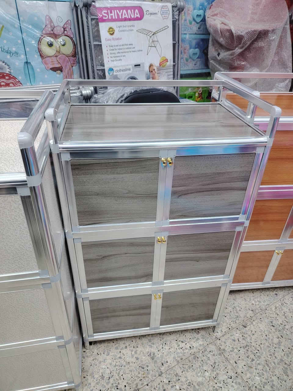 بس ب٥٥ الف دينار والتوصيل مجاني كافة انحاء العراق دولاب المنيوم متعدد الاستعمال شرط شغل درجه اولى براغي من اول رف الى اخر رف مع ضمان الجوده كلشي تكدر تستعملا بلمطبخ غرف النوم مكاتب محلات كلشي يصير شغل رقم واحد على واحد قياسا ٦٥ عرض ٤٥ عمق ١١٥ ارتفاع عنوانا موصل الساحل الايسر دركزليه قبل شارع المركز بثلاث محلات اذا انت جاي من اتجاه مجسر السويس بعد مطعم حسين الشيخ للاستفسار الاتصال على الرقم *********** *********** سنتر العزاوي لديكم لا خوف عليكم
