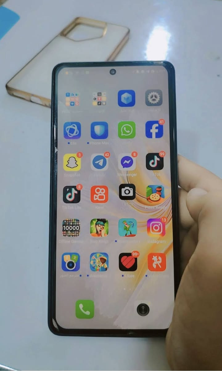 السلام عليكم جهاز تكنو كامون 20 برو 4G للبيع 
السعر 100 وبي مجال ذاكره 256 عشوائيه 8+8
المكان النجف الاشرف حي العسكري 
للاستفسار ***********
