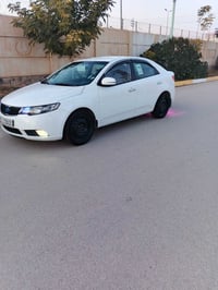 ٢٠١٣ • محرك ١٦٠٠ • كاميرا خلفيه