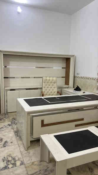 ميز مكتبي حطاطه 8 قطع مع ميز طابعة وبوفيه مع ٣ كراسي اصليه 
***********
