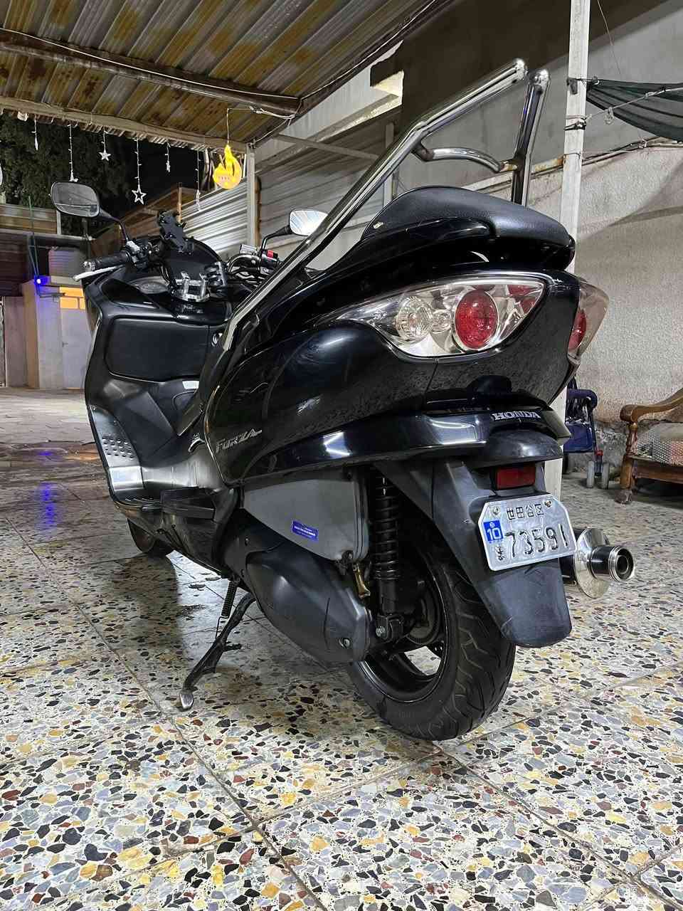 السلام عليكم رمضان كريم  للبيع فورزا 0/8 كرستال بيهة غراض تزويد دوسات وصالنصة نفس الماركة وجهاز انذار ستان حساس 7 كير 4 تحويلات كاملة من كلشي دهن كلة امزويل ومي زيتي وبانزينهة فقط محسن مكاني بغداد الزعفرانية السعر 1400 الشراي يتصل ***********
