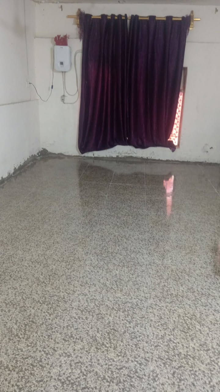 السلام عليكم بيت للبيع المساحة 120 متر السايد الواحد الكرغولية مقابل ماركت الهدى يحتوي على حمام خارجي خارجية وطرمة كبيرة واستقبال كبير وغرفتين ومطبخ وحمام داخلي
الاتصال ***********

 ي
