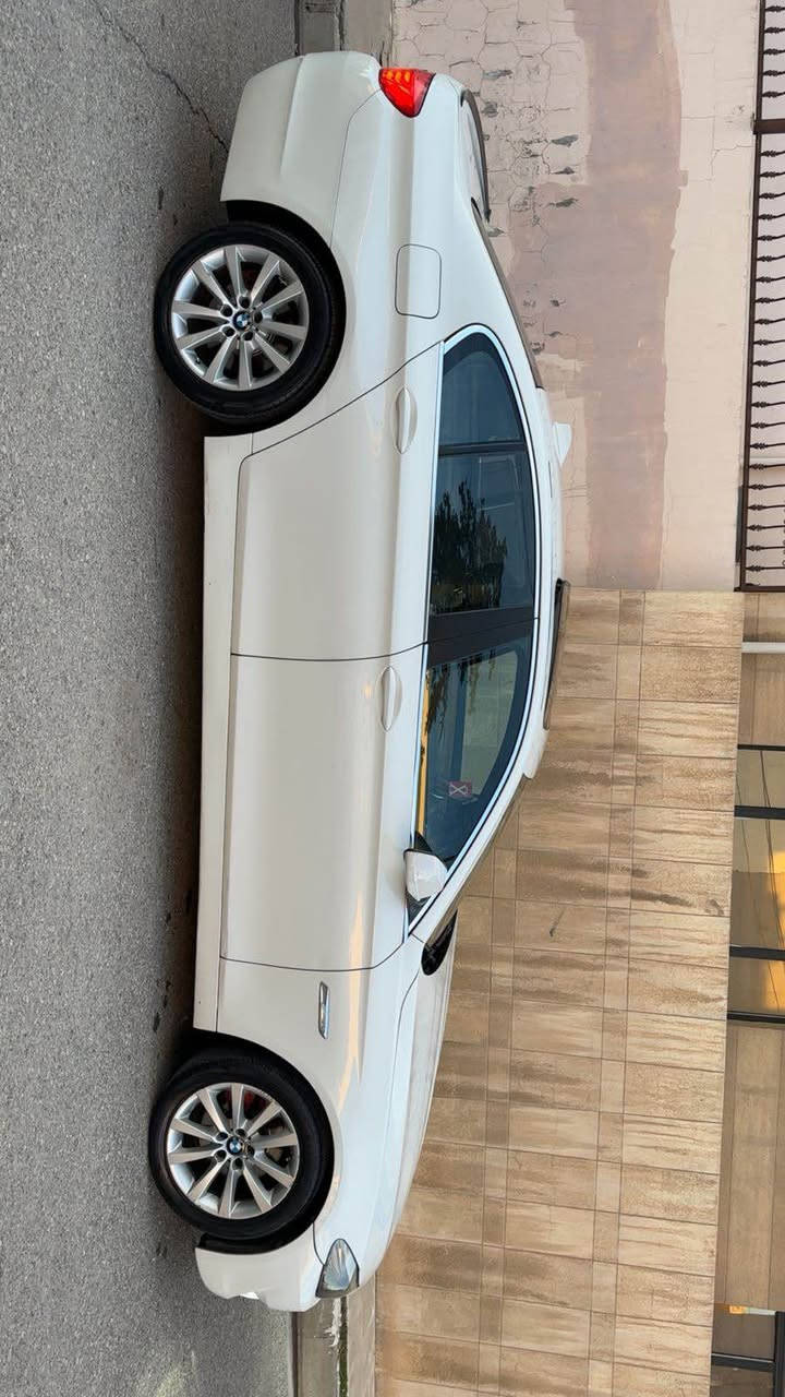 BMWiموديل (٢٠١١)صفري هةولير شركة عروش ناو زةرد فول مواصفات سلايت گةوره (٥٣٠)نوزل كورت رقم و سةنةوي نوئ يه تا ٢٠٣٠ بةناوي خومه تيبيني دوو جي بجوكي ساردي هةيه باقي بةشةرت/ژ.م*********** Singapore
