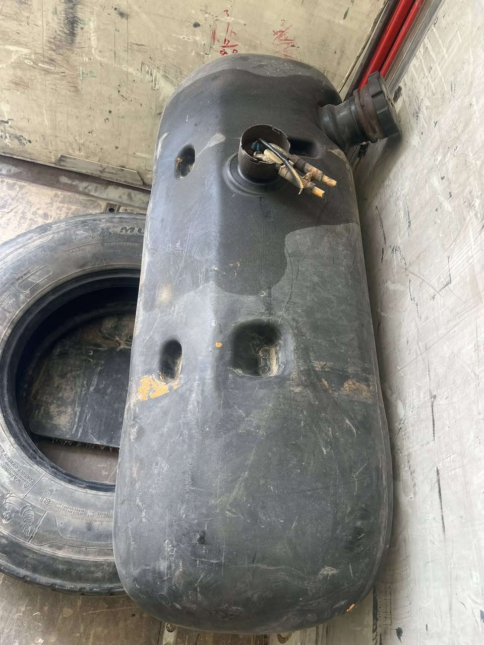 سلام عليكم تانكي كاز للبيع بدون قواعد
***********
