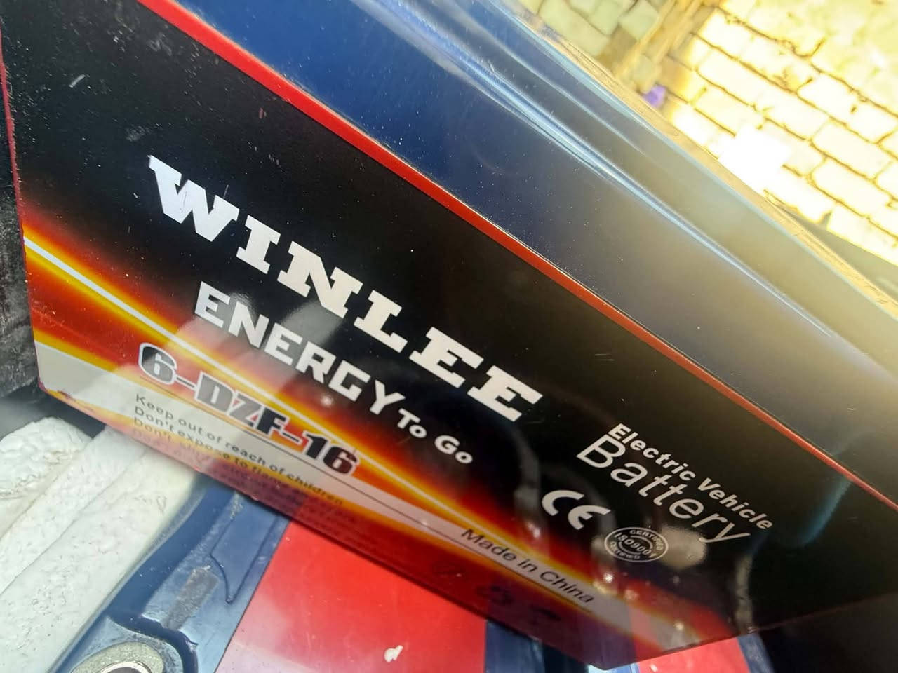 R8 WINLEE 2025 بطاريات 2026 كفالة من كل عطل للبيع كربلاء حي المجتبى قرب فلكة الثورة سعر خاص رقم هاتف ***********
