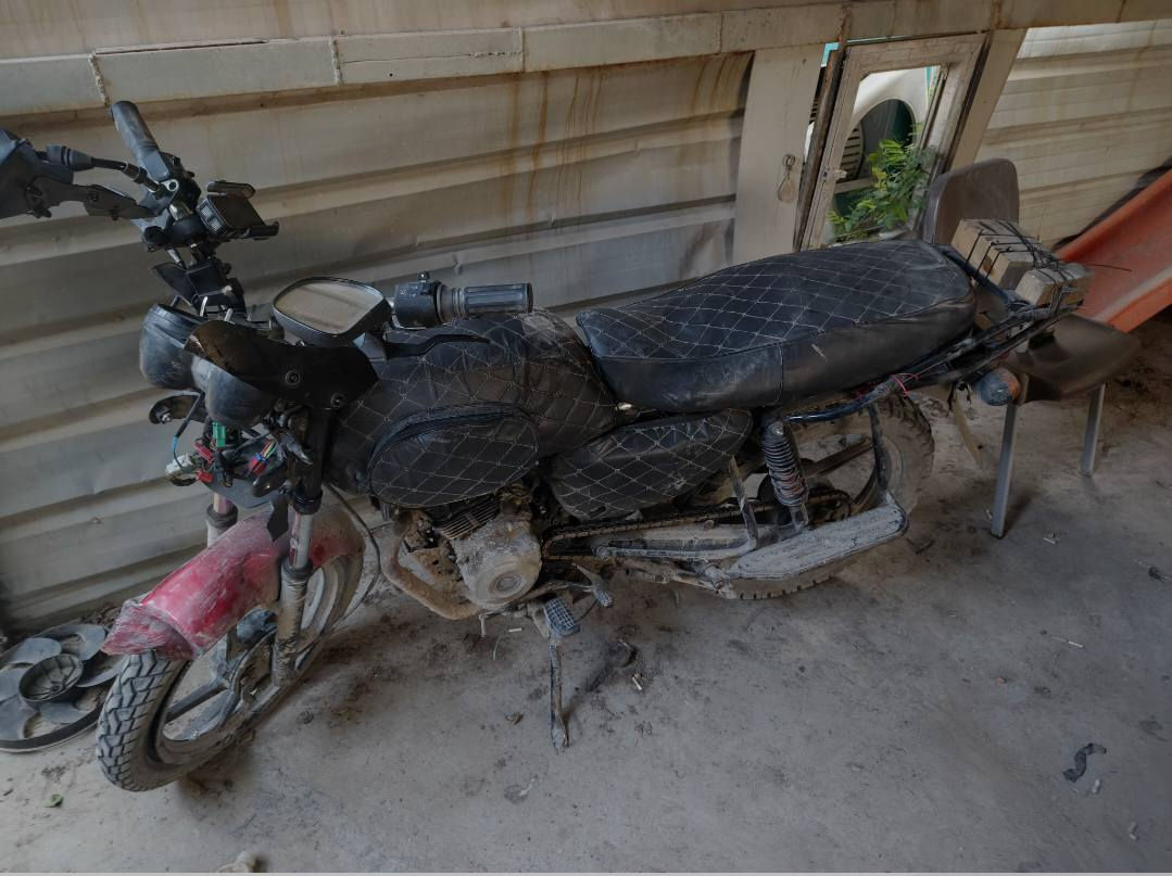 بوكسر ٢٠٢١ بيه حادث بجم ابيع كوم حديد جانت تشتغل و غرسه وره ما سويت حادث ما دير سلف ابيعه على حطته سعر ٤٥٠  عنواني بغداد الدوره السعر ٤٥٠  ***********
