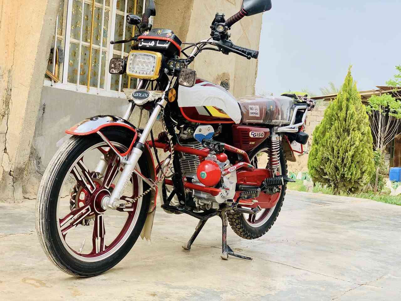 سلام عليكم من رخصه الادمن ماطور 23 للبيع  او مراوس  ب 24 او 25 مأطور ماشاءالله عليه نشاط ونعومه وكماليات خير من الله ميحتاج تحط عليه شي ملاحضه الدرع مو وياه  والمحرك ما ملعوب عليه سبانه  للاستفسار على الرقم *********** او ع الخاص
