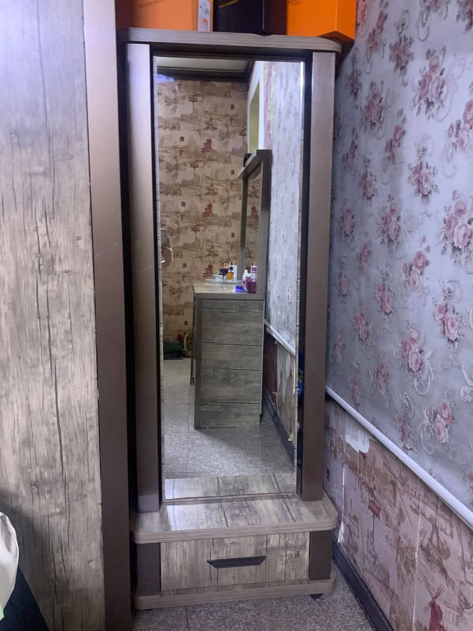 غرفه تركيه للبيع جديده مستخدمه شهر فقط ***********
