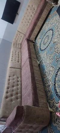 ديوان • ١١ مقعد • نضيف