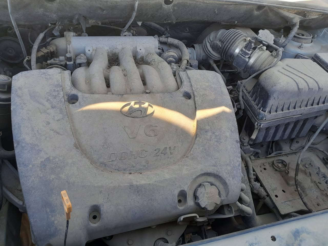 السلام عليكم عندي بجم توسان ٦ سلندر  كامل محرك كير و جميع تفرعاتة و الصدر كصة كاملة للبيع *********** اتصل على وتس اب وتدلل
