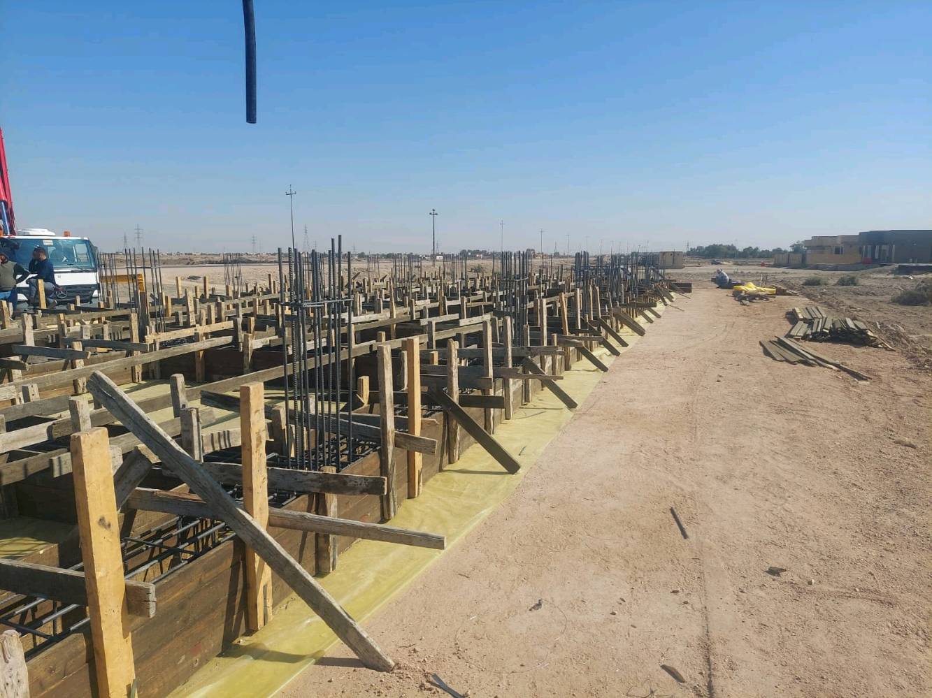 نجار حداد قالب نعمل داخل وخارج تسليم هندسي وسرعة انجاز *********** 
