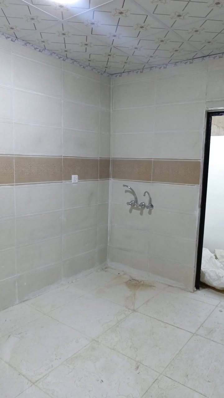 شقق عدد 3 للايجار حي البكر بالقرب 
من النور ماركت كل شقه تحتوي على 
 غرفتين نوم هول حمام مطبخ 
للاستفسار الاتصال على الرقم 
 ***********
