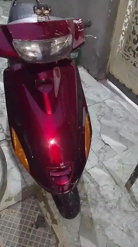 السلام عليكم  دراجه للبيع جاهزه من كل شي سلف هندر تايرات جدد كهربائية شغاله ما بيها كسر مستعجل ع بيعتها سعر 325 بيها مجال ديوانيه حي حظاره  ***********
