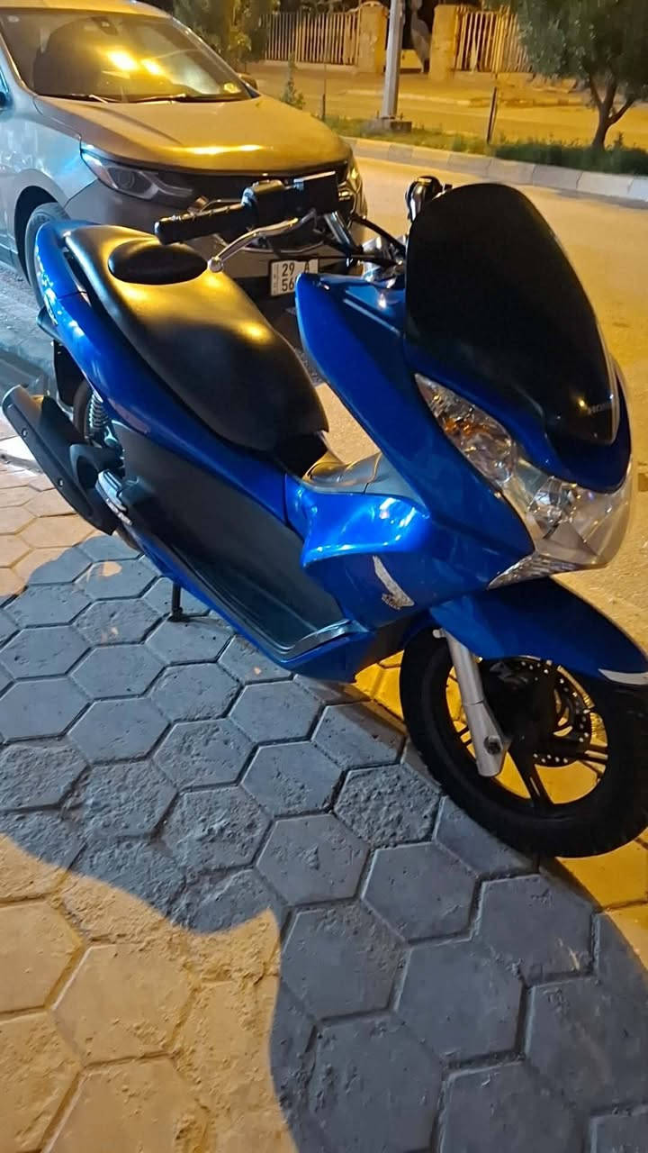 Pcx
جيل اول كفاله عامه من كلشي (رمبه) مكلف بلنشر 
***********
