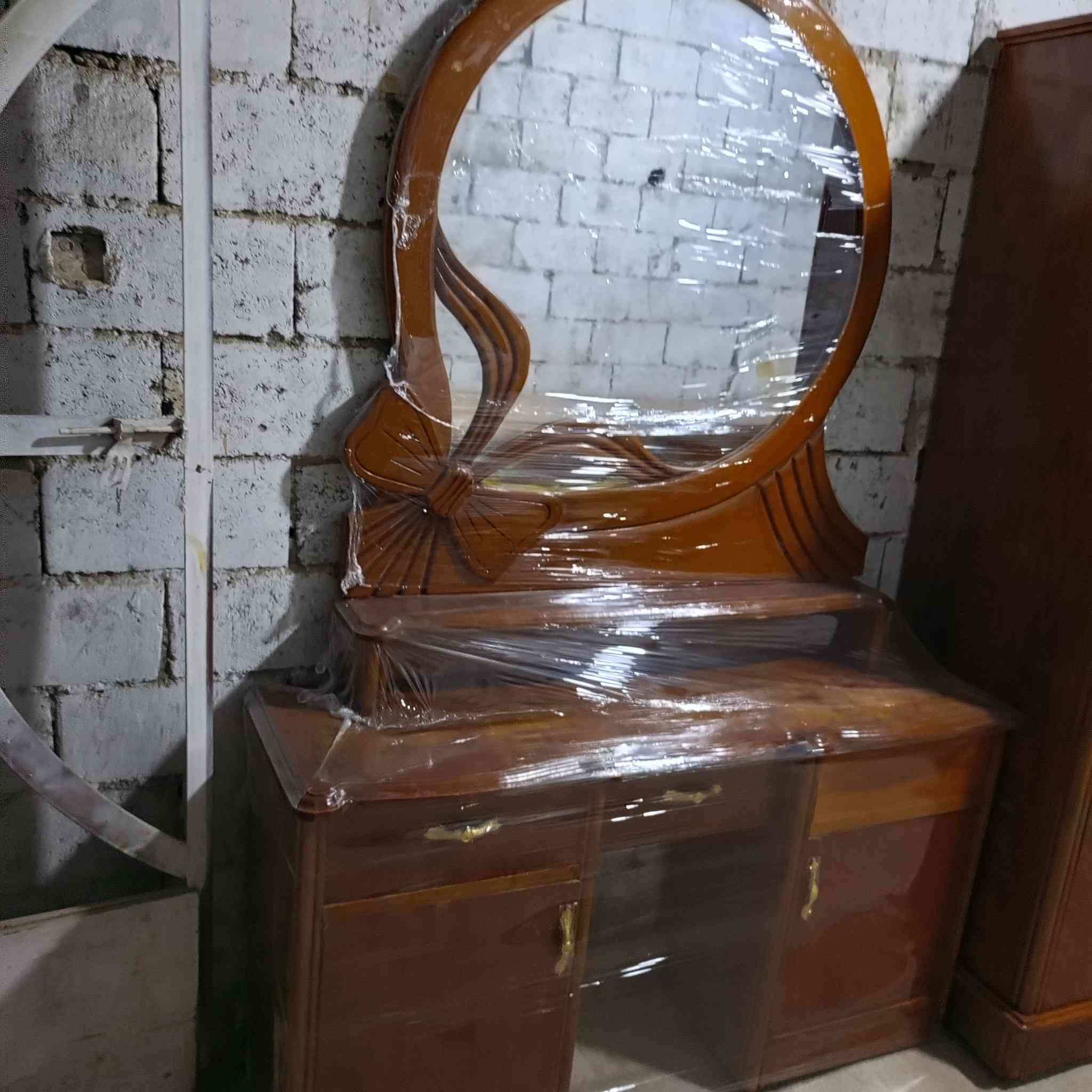 غرفة نوم للبيع السعر550
الرقم ***********
