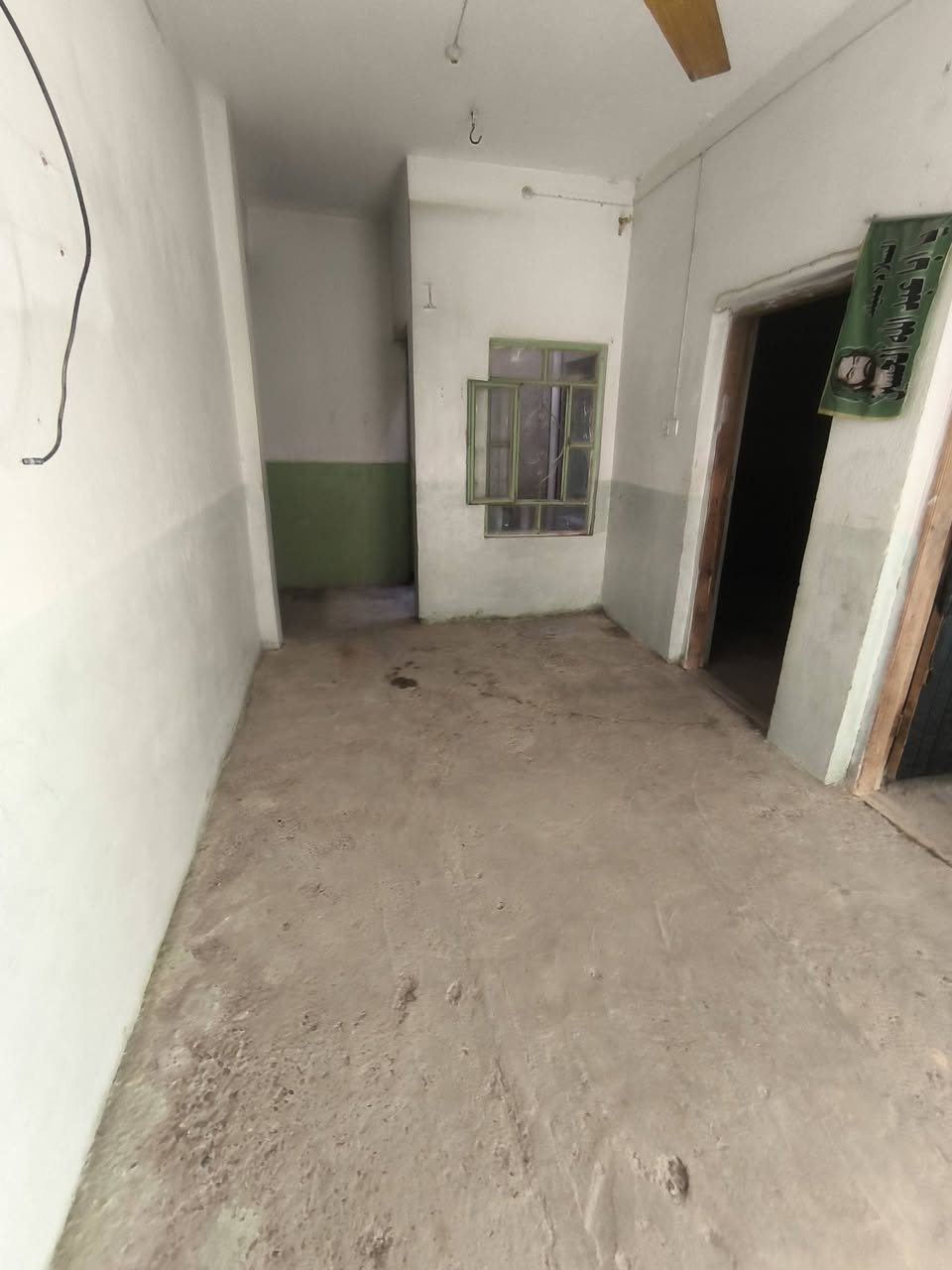 بيت للايجار 70متر حي الوفاء قرب محطّة الوقود طابق 
واحد يتكون من غرفتين وصاله ومطبخ وصحيات ايجاره 225الف 
للاستفسار ***********
