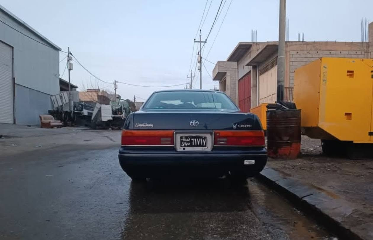 بە ناوی خوای گەورە و میهرەبان 
کراون مۆدێل ١٩٩٤
ئاڕم پلاستیکی سلێمانی 
مەکینە ٢٥٠٠ ی دیلکۆ 
سەیارەکە هەموو گیانی جایزە 
تەنیا ساردی ئیش ناکات 
بێدەعم و لێدراو بێ بۆیاخ 

موشتەریت نامە بنێرە یان پەیوەندی بکە لە خزمەت دام 
سعری ٥٠ وەرەقە و معامەلەیەکی برایانە 

***********
