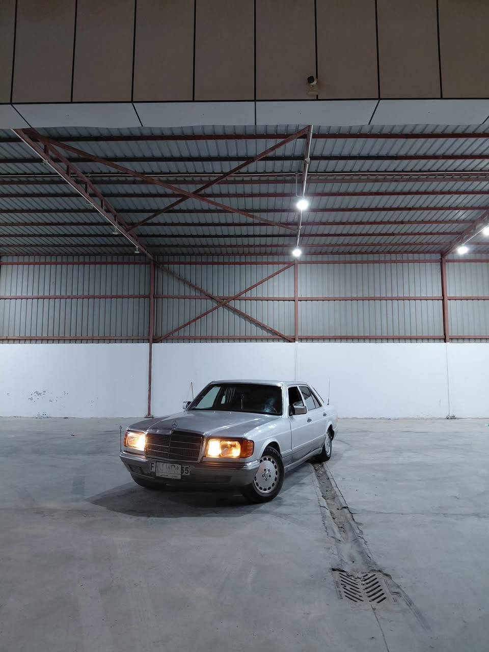 مارسيدس رئاسي مراوس فقط
موديل  1983 
حجم 280
محرك  محور ياباني 
حداده جديده توني ذابنها وره وكدام 
كهربائيات كامله  عينه كامله بلاديه  كلشي شقال 
 مكينه  جديده  
وكير توني شاده 
سنويه منتهيه  راعيها يريد تحويل
حادثها  مدكر  العبري الكدام 
تخم تاير  دواخل جديده  
 فقط تبريد ما يشتغل
السياره جاهزه  
 العنوان البصره 
للتواصل  ***********
