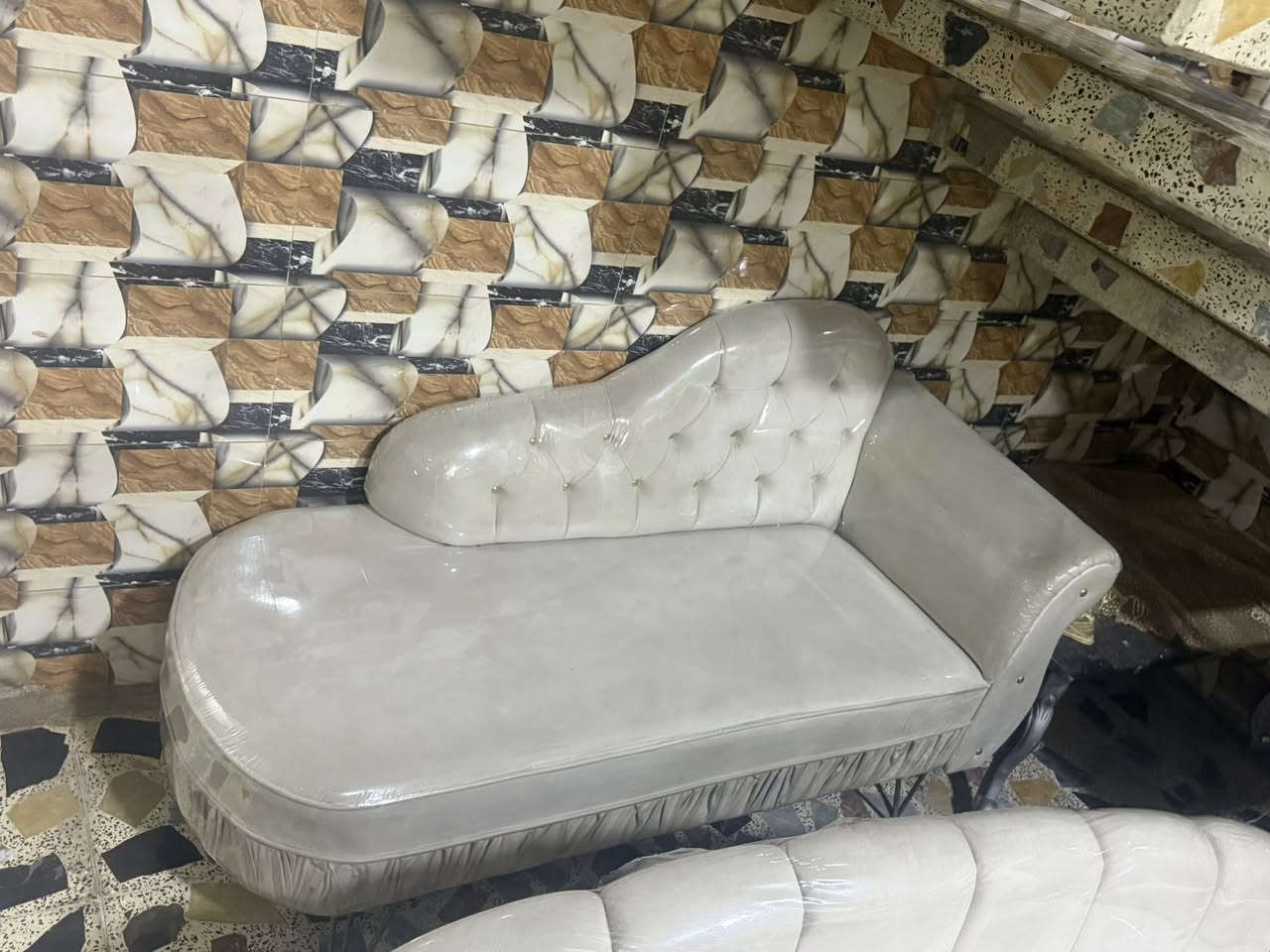 شازلون عدد اثنين مغلف جلاتين + كوشه ملكيه الخشب الثقيل 3 قطع خلفيه  وشازلون وميز امامي وطبلتين وكورنر  كلها كامله
وعندي اقواس حديد دائره ومدارج اناره ام 10 كلوبات وهوايه غراض للكوشات توصيل داخلً بغداد فقط رجاءا ما عندي لا شركه ولا محافظات


**إذا كنت صاحب هذا الإعلان وتريد حذفه لأي سبب، رجاءا أرسل رسالة إلى الدعم الفني**