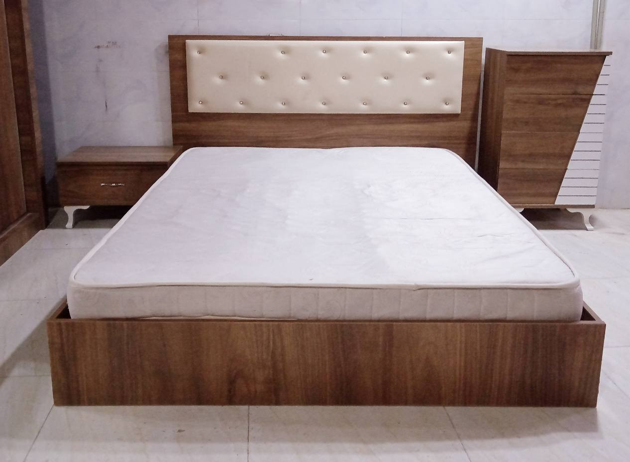 تاقم نوستن
5پارچە
پاکوبێعەیب
نرخی 220 هه زار
***********
سلێمانی السليمانية, العراق
